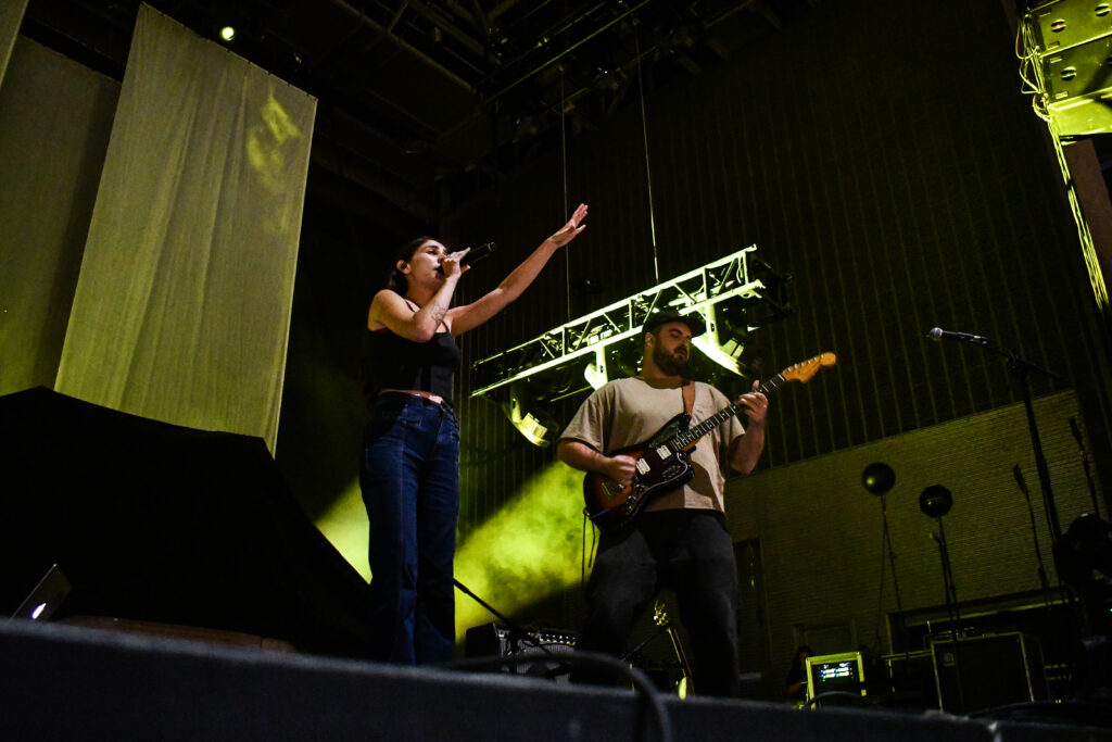Noah Kahan Live in Nashville with Samia