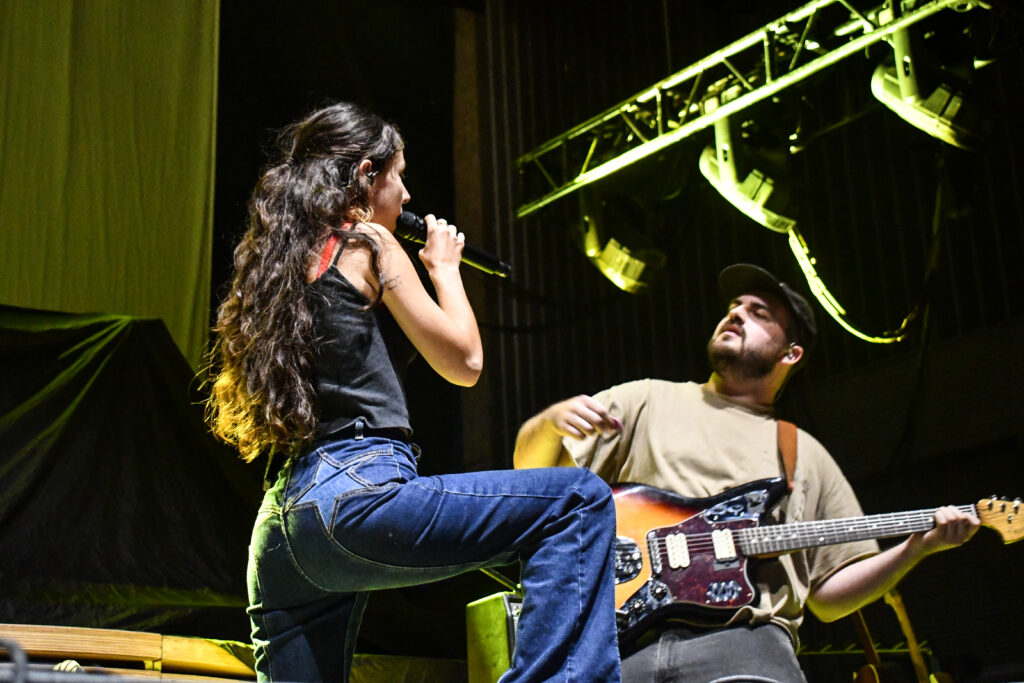 Noah Kahan Live in Nashville with Samia